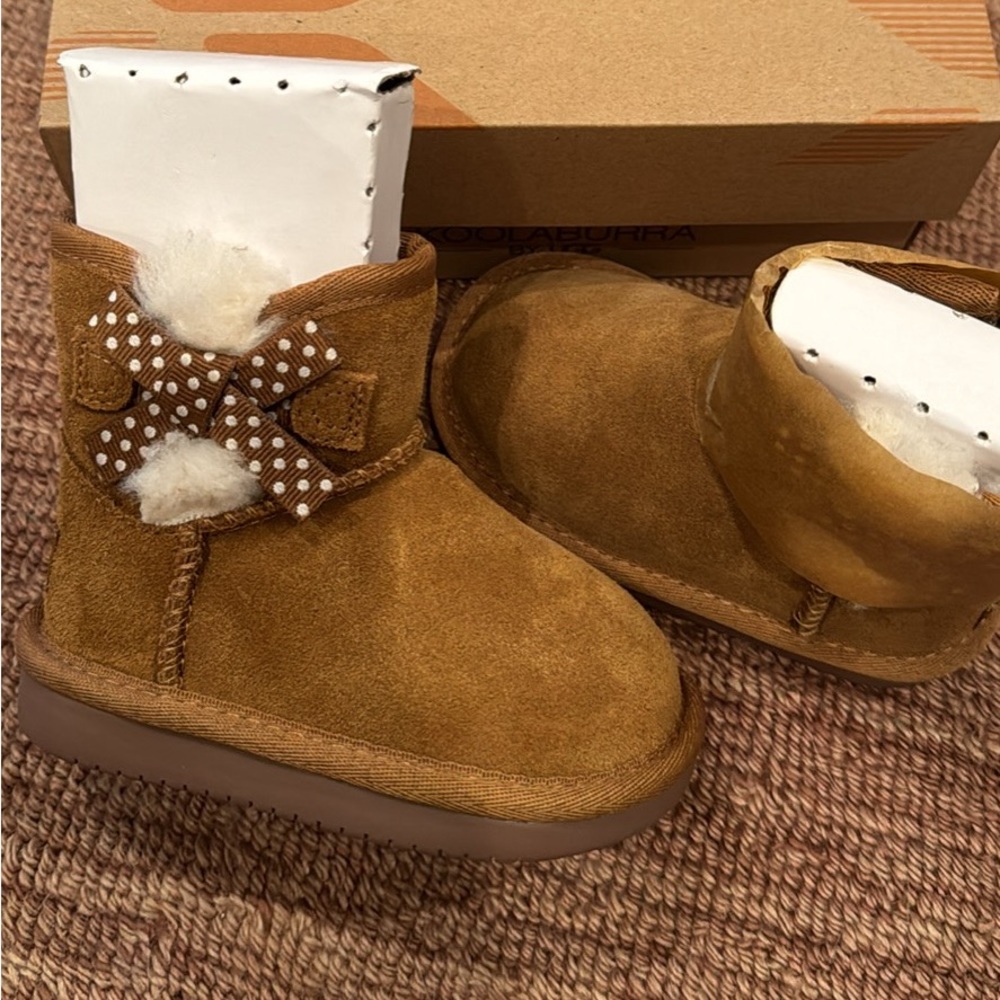 Koolaburra By UGG Victoria Mini Dots Short Boot - Kids' Size US 5